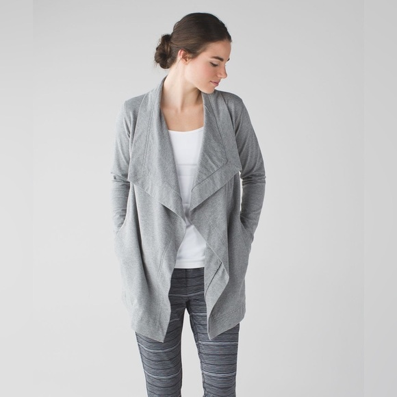 ✨LIKE NEW✨ Lululemon Restore Wrap Heathered Medium Grey | Fall | Cozy | Soft - Picture 1 of 15